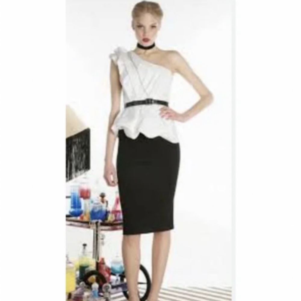 Alice & Olivia ‘Emma’ Chic One-Shoulder Black and White Dress - Picture 2 of 11